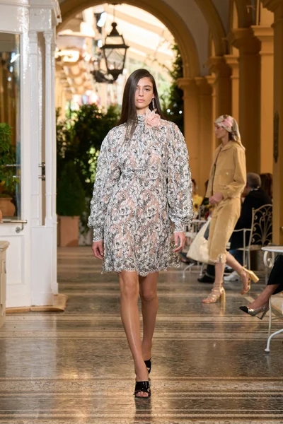 Look 26